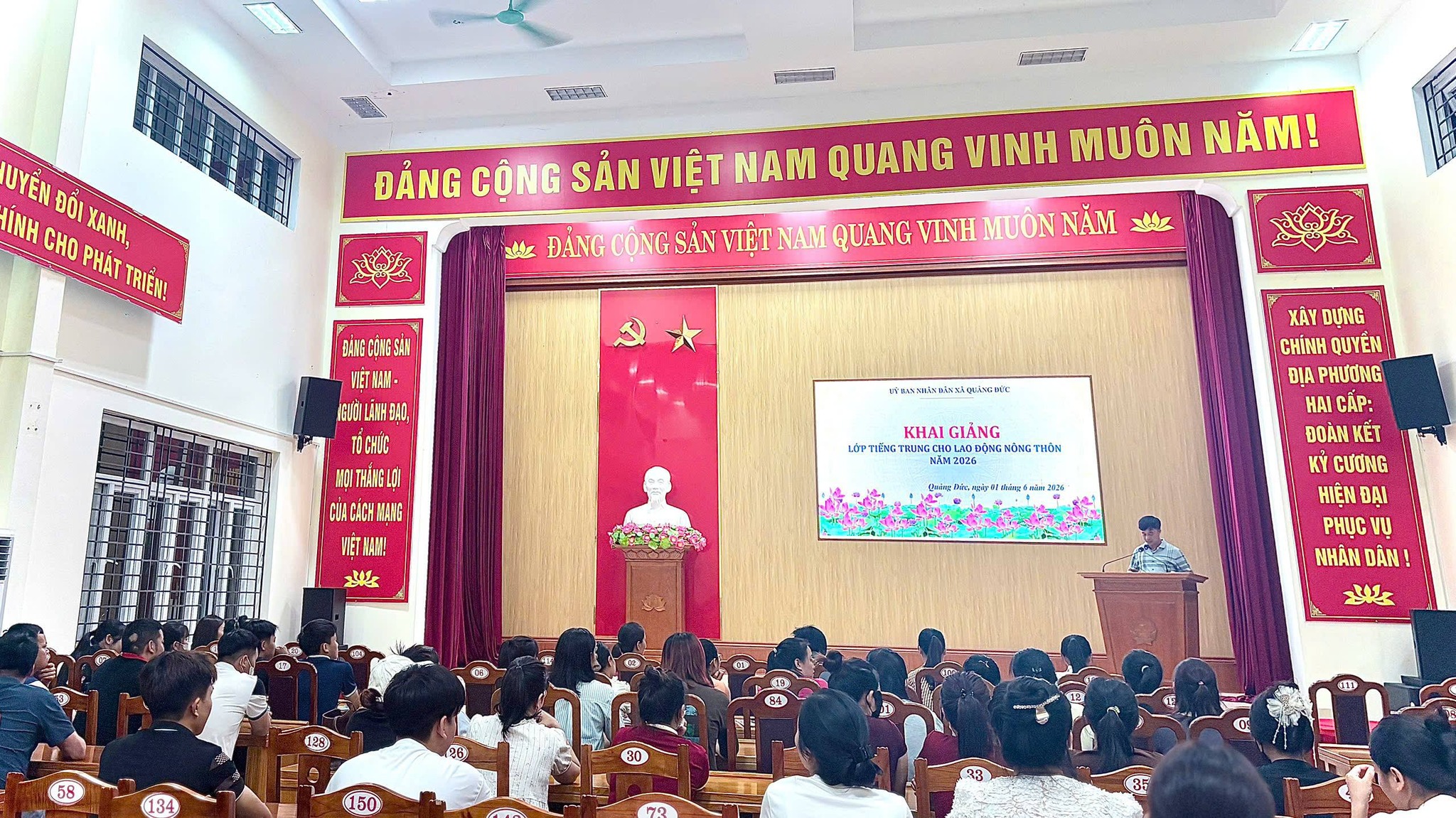 Tuyển sinh lớp tiếng Trung giao tiếp